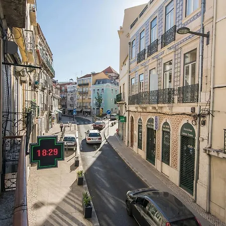 Lovelystay - Trendy Lx Factory & Docks Apartment Lisbon