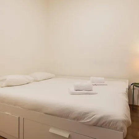 Lovelystay - Trendy Lx Factory & Docks Apartment *