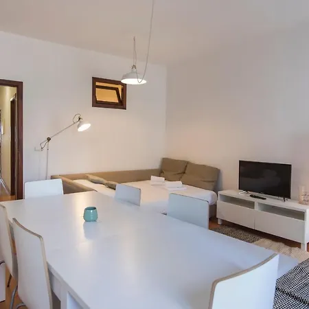 Apartment Lovelystay - Trendy Lx Factory & Docks *