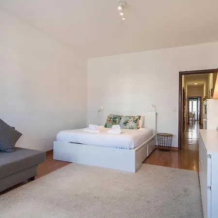 Lovelystay - Trendy Lx Factory & Docks Apartment